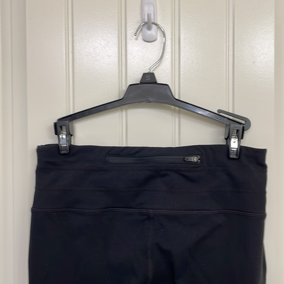 Athleta black Relay Capri cropped reflective leggings sz S EUC - Picture 5 of 8